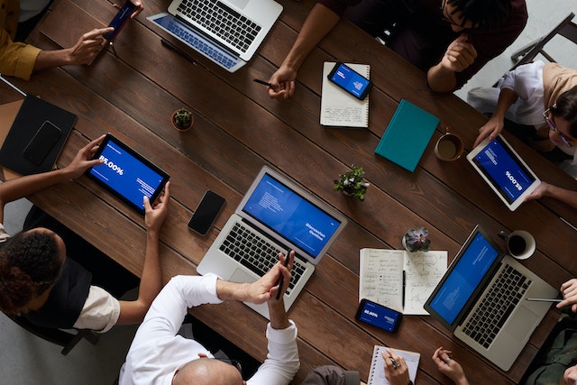 Das Datenschutzteam bei der Arbeit